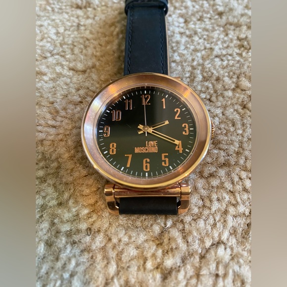 New Love Moschino Watch - Picture 10 of 10